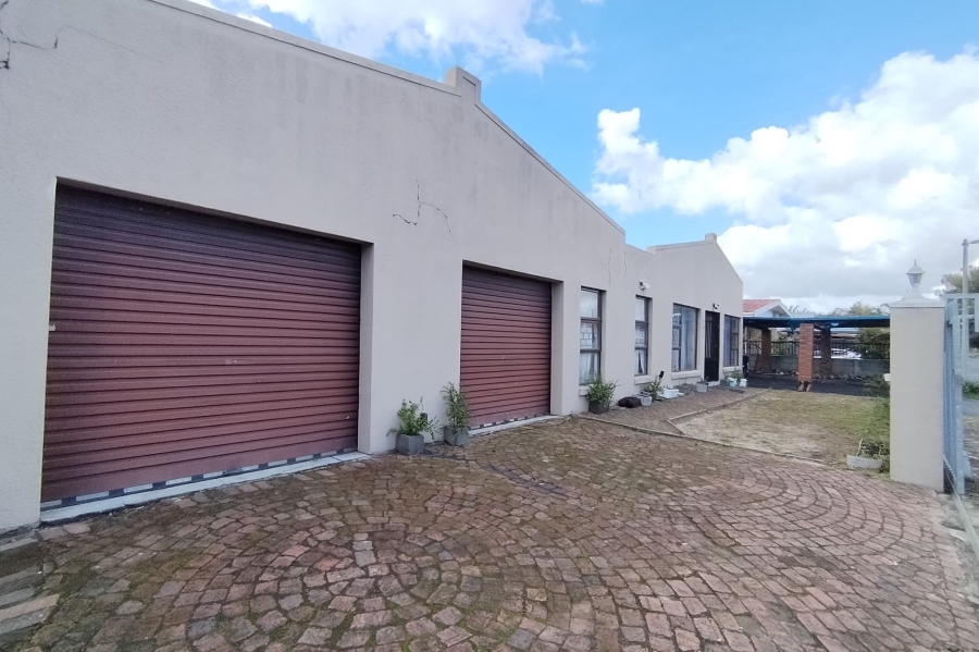 4 Bedroom Property for Sale in Protea Heights Western Cape